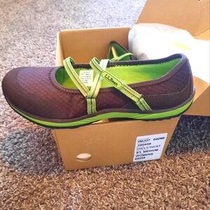 LL Beans womens Mary Janes